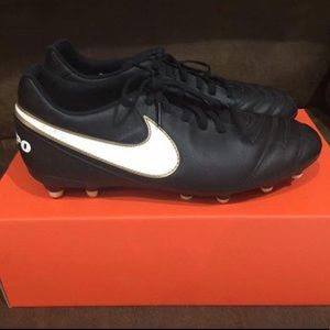 Nike Tiempo Rio III (FG) Mens Boys Soccer Cleats